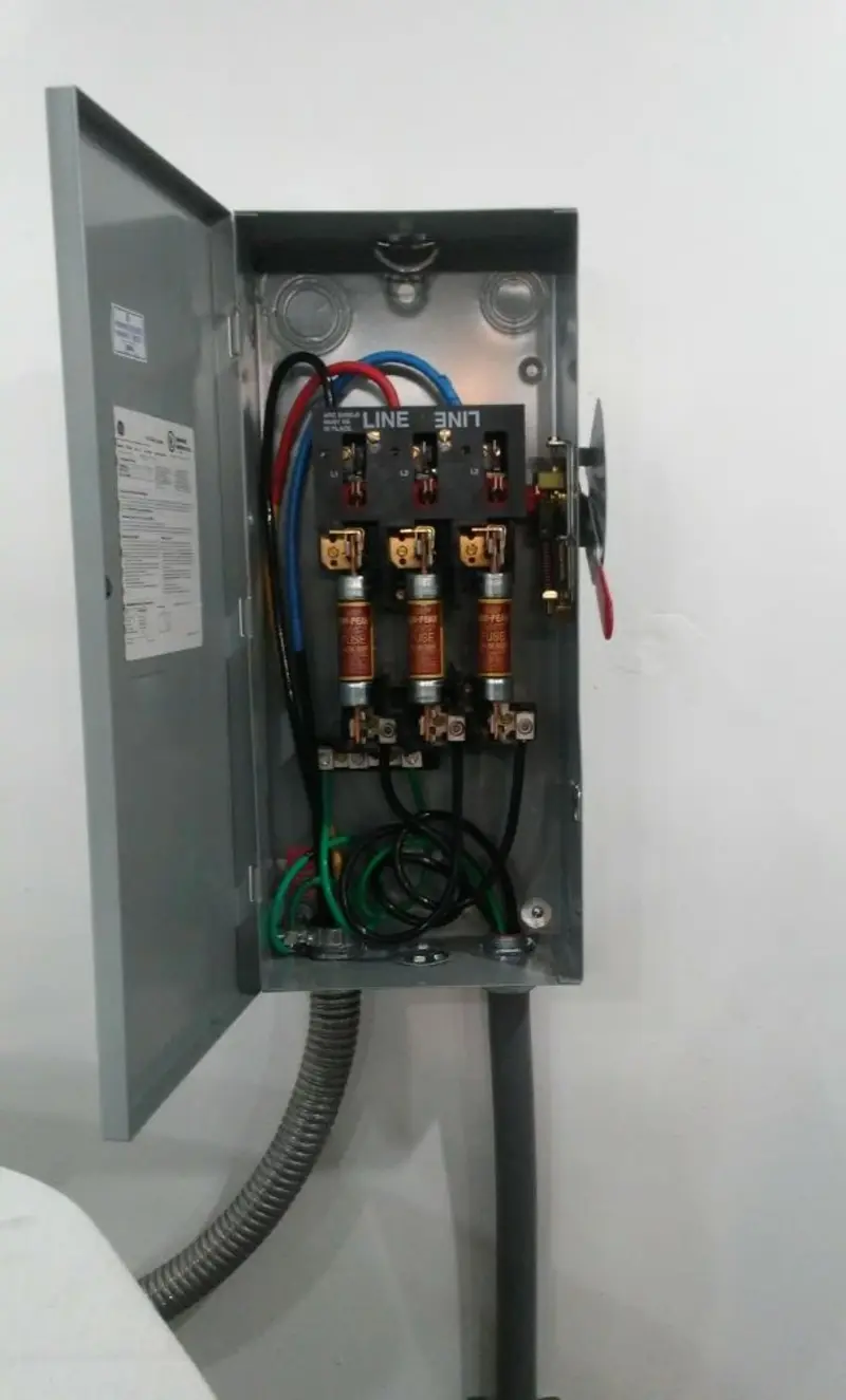 Three-phase disconnect switch installed for Electrical Wiring & Rewiring in Wekiwa Springs